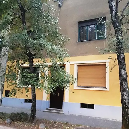 アパート Downtown Dell Arte ノヴィ・サド